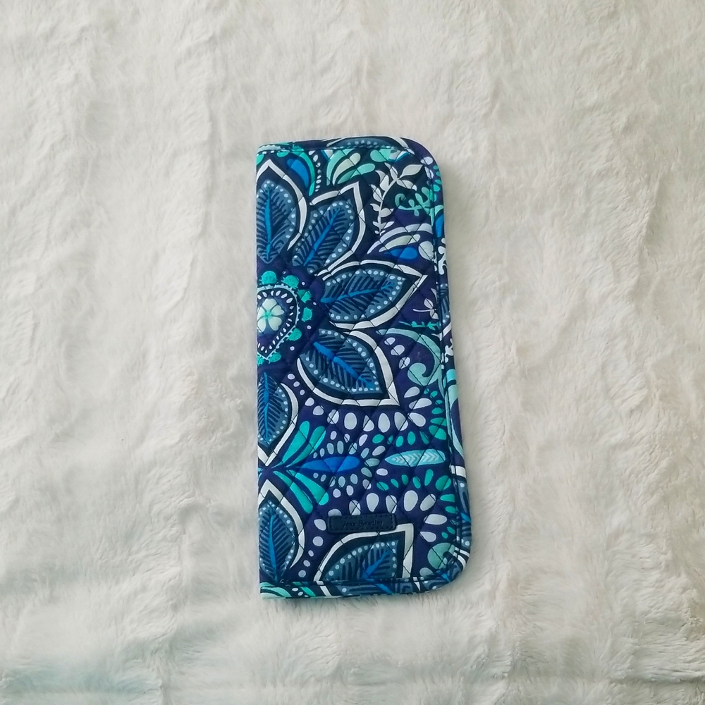 Flat iron holder